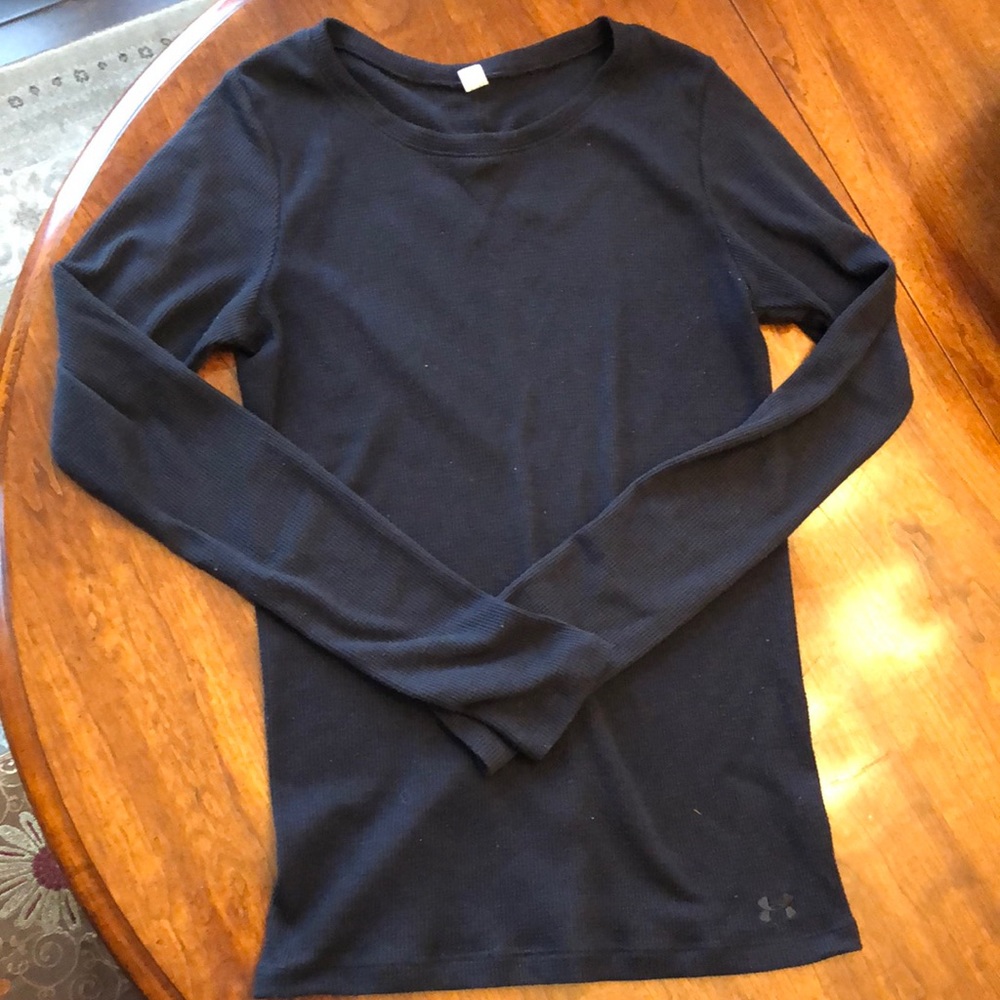 Ladies Under Armour long sleeved black top. Waffle knit. Size Small EUC